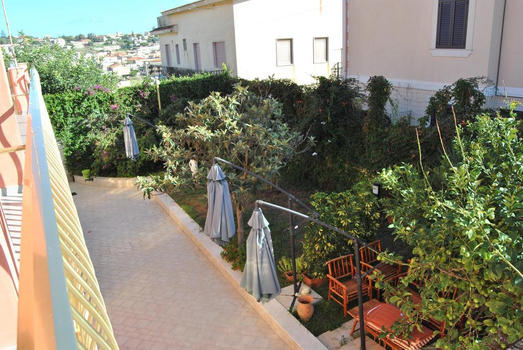 La Rosa del Deserto Bed and Breakfast Scicli Habitación foto
