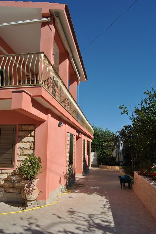 La Rosa del Deserto Bed and Breakfast Scicli Exterior foto